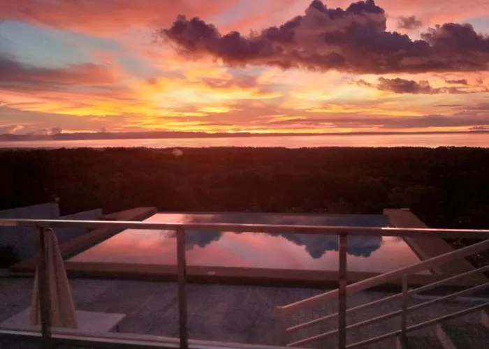 Camotes White House *
